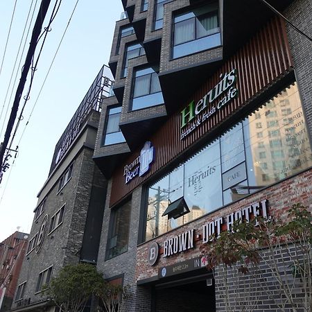 Brown Dot Hotel Changwon Bagian luar foto