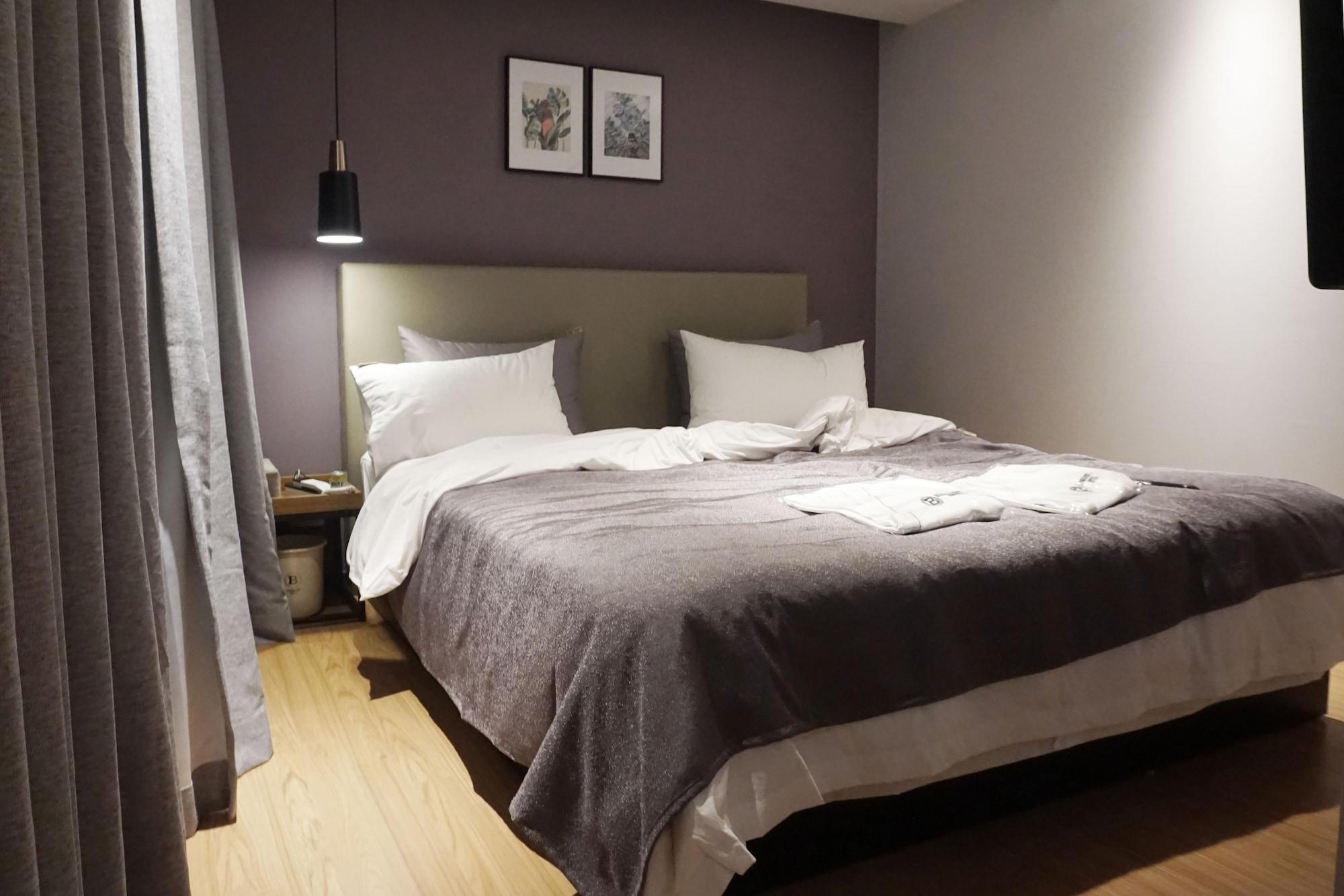 Brown Dot Hotel Changwon Bagian luar foto