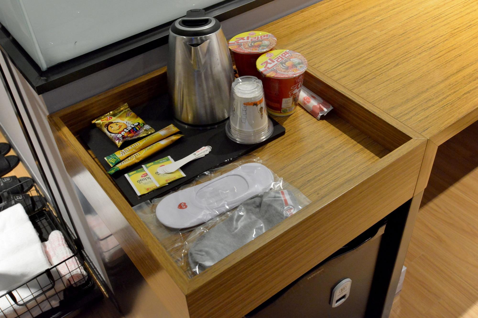 Brown Dot Hotel Changwon Bagian luar foto