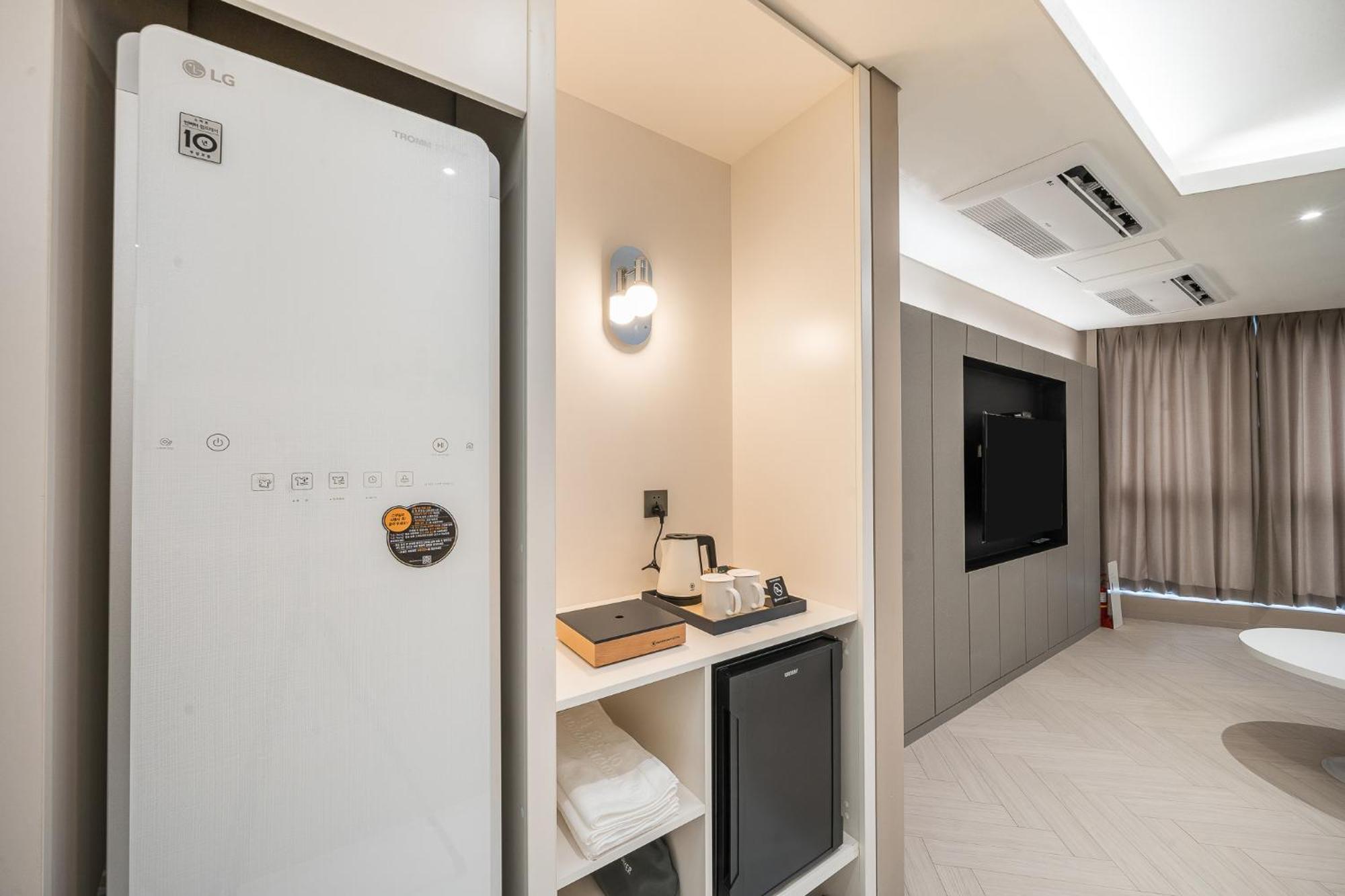 Brown Dot Hotel Changwon Bagian luar foto