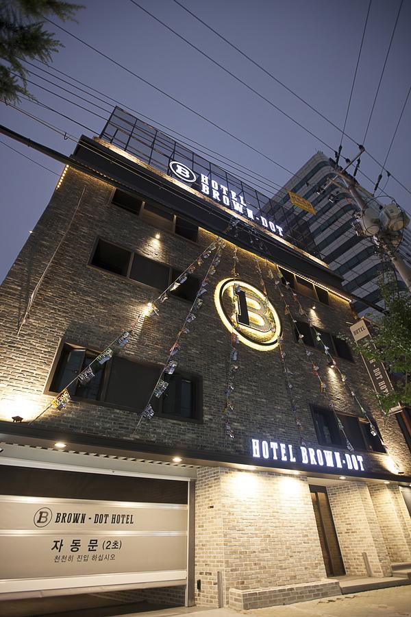 Brown Dot Hotel Changwon Bagian luar foto